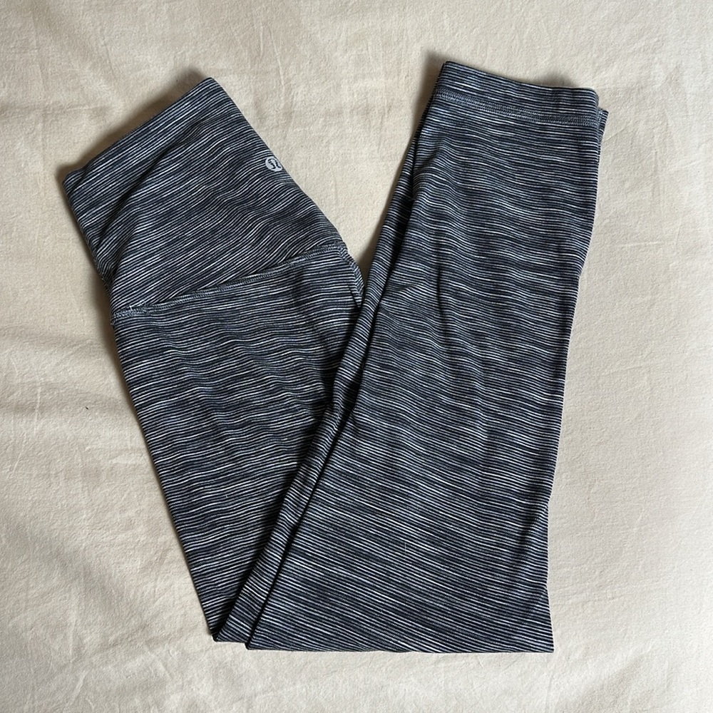 💛 Lululemon Cropped Leggings | Black, White, & Grey | Super Soft & Stretchy | 4
